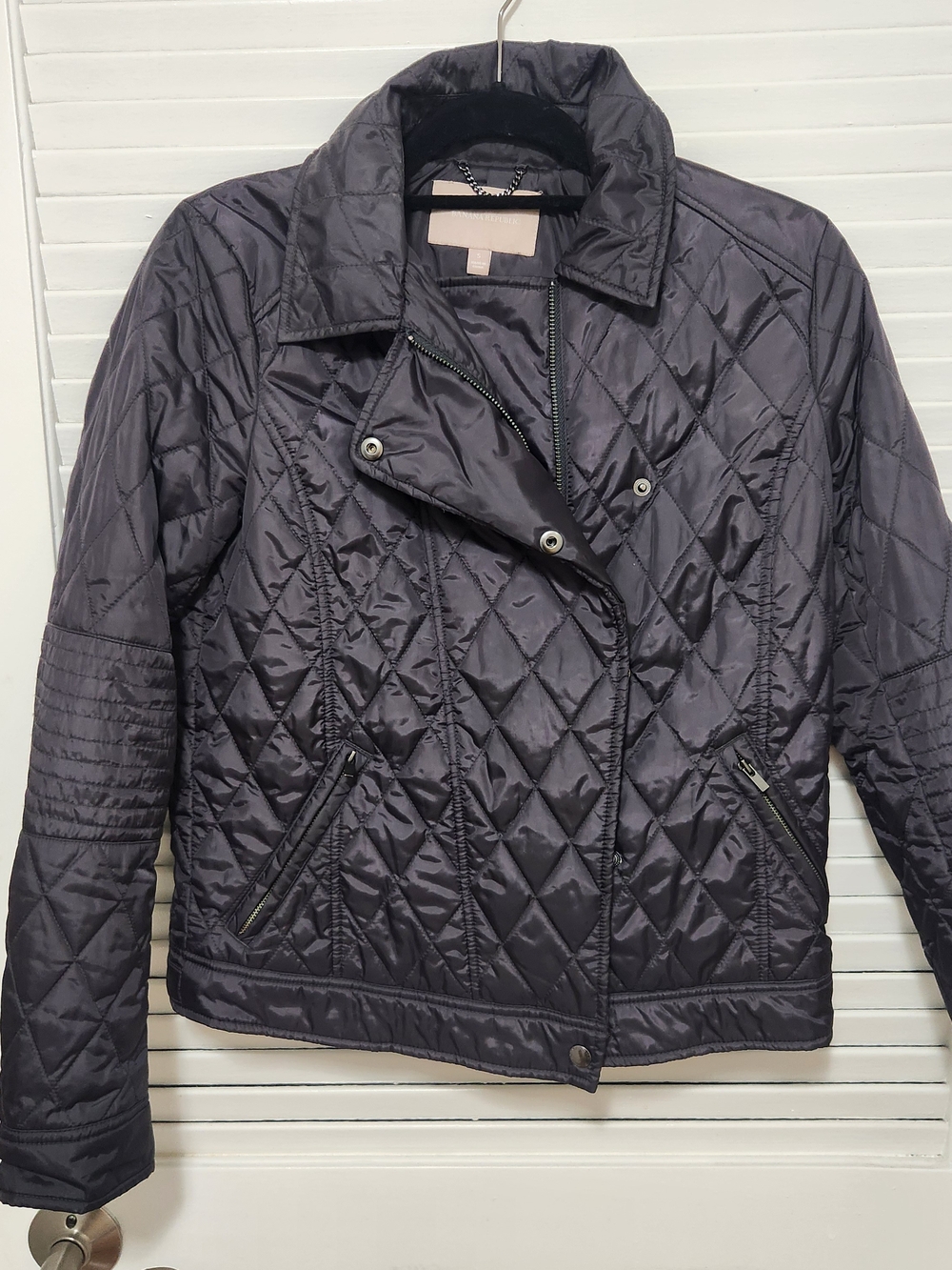 Banana Republic Puffer Jacket in Black